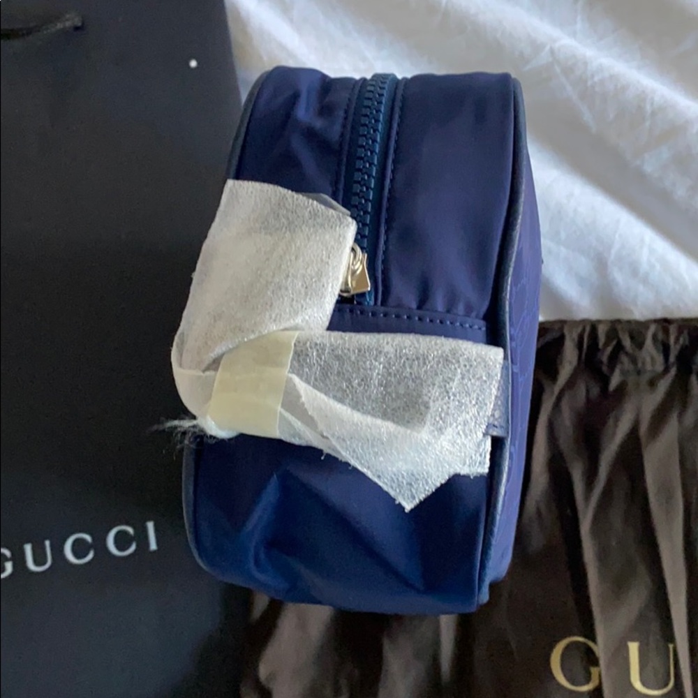 Gucci Large Toiletry Bag - Picture 3 of 10